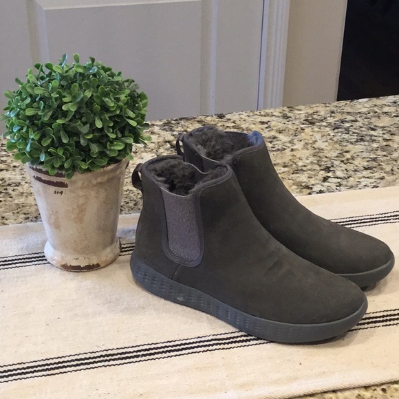 Skechers Shoes - Skechers leather goga max gray boots Sz 8 like new